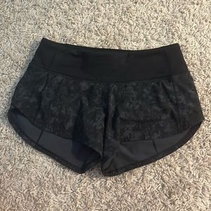 Lululemon black/snake skin speed ups size 0